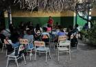 Chepes: Escuelas secundarias brindaron clases al aire libre por las altas temperaturas