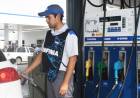YPF anunció que bajará 4% los precios de la nafta y el gasoil a partir de este jueves