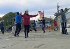 El folclore mantiene vivo el espíritu de las vacaciones de invierno en la Plaza de la Cultura
