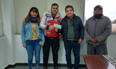 Chepes: Entrega subsidio a equipo participante en la liga independiente de futbol.