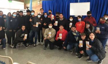 Estudiantes de Chepes se reunieron con coordinadores del programa "Participar".