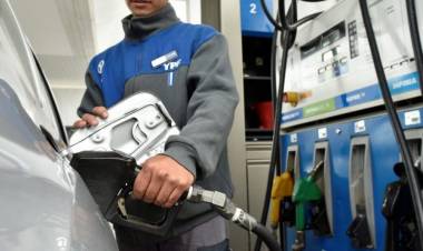 Golpe al bolsillo: YPF aumenta sus variantes de nafta y gasoil 7,5%.