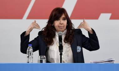 Cristina Fernández solicitó la ampliación de su declaración indagatoria para este martes.