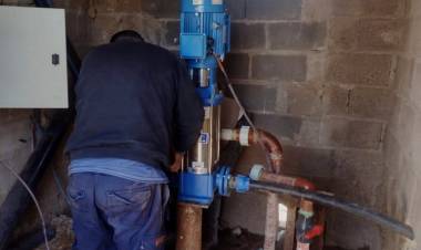 Portón Colorado: En Distrito Las Toscas instalan electro bomba centrifuga de 5,5 hp que mejorara caudal de agua en la zona.