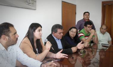 Aumento a Contratados: Intendente departamental anuncio un aumento de $4.500.