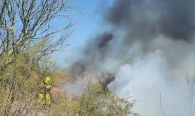 El Comité de Emergencias envió ayuda para sofocar incendio en "Rosario V. Peñaloza".