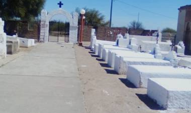 Día de los Santos Difuntos: Gobierno municipal continua con las tareas de limpieza y mantenimiento de cementerios en el departamento.