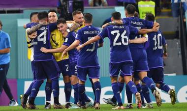 Argentina ganó, gustó y se clasificó primera.