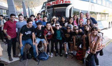 “Un Sueño X Un Sueño”: Salió el primer contingente de estudiantes a disfrutar de su esperado viaje de egresados en Chapadmalal.