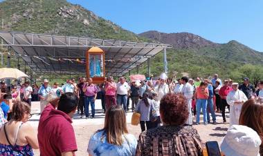 Ganadores de la rifa de la comisión Inmaculada Concepción de Villa Chepes.  