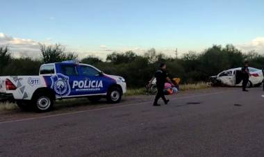 Trágico accidente vial en Chepes: Una persona falleció y hay 7 heridos.
