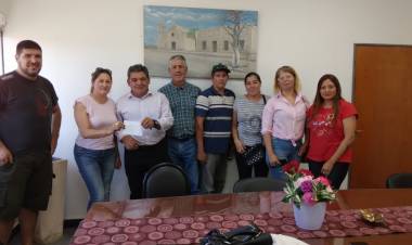 Carnavales 2023: Gobierno Municipal hizo entrega de subsidio al Club Dportivo B° Belgrano.