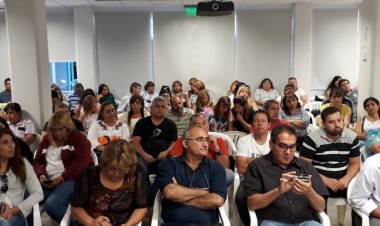 AMP ahora exige $35.000 de aumento a docentes con sueldos de febrero.
