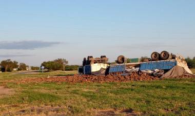 Chepes: Un hombre pierde la vida en trágico siniestro vial en el cruce de las rutas 79 y 141.