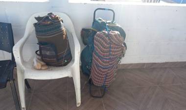 Chepes: una mujer que venía viajando a dedo desde Jujuy pidió ayuda para llegar a Neuquén y encontrarse con su hijo.