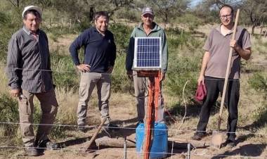 Localidad de San José: Instalación de boyero eléctrico en el interior. 