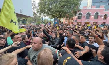 Javier Milei recorrió La Rioja para impulsar a un Menem como su candidato a gobernador.