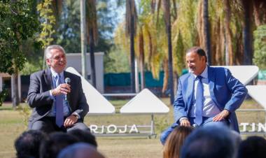 El gobernador Ricardo Quintela y el presidente Alberto Fernández constataron los avances de la obra “Distribuidor vial monumento al Chacho Peñaloza”.