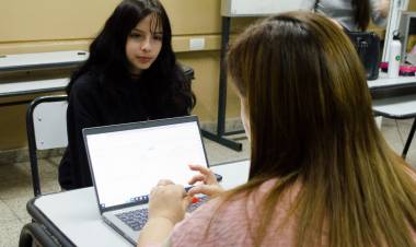 Casi 10 mil estudiantes del sistema obligatorio se inscribieron para las Becas Progresar.