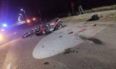 Chepes: Dos heridos en un choque entre motocicletas en Camino del Peregrino. 