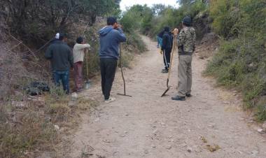 Zona Rural: Continua la reparación y mantenimiento de caminos en el interior departamental.