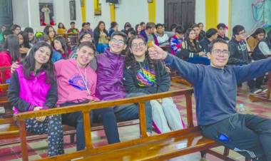 Jóvenes de Los Llanos viven actividad diocesana.