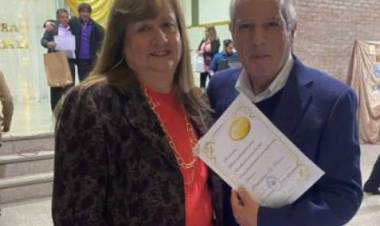 Aniversario 35º del ISFD en Lengua e Historia con la presencia de los autores de la Ley de creación.