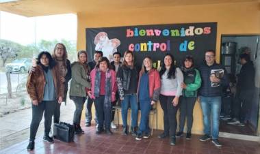 Equipo de “Crecer Sanos” visitó la Escuela del distrito de Villa Chepes.