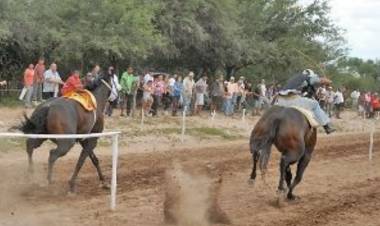 Una mujer fue atropellada por una yegua ganadora en un hipódromo de Chepes
