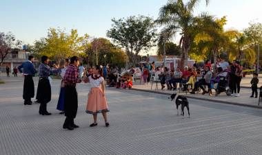 Festejos Día de la Madre: gobierno municipal agasaja a mamás en su día
