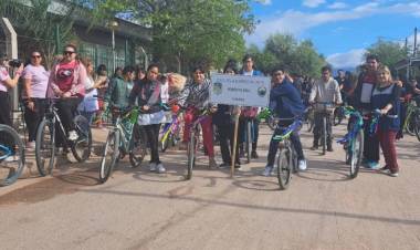 Chepes: La Escuela Especial vivió su esperada bicicleteada