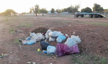 Chepes: ¿Inicio de un micro basural en pleno centro? 