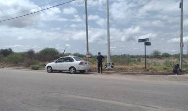 Policía Federal detuvo a un hombre luego de retirar una encomienda con marihuana, iba en un taxi