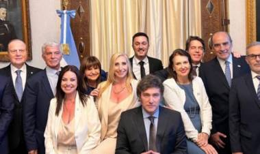 El presidente milei redujo a la mitad los ministerios, que pasan de 18 a 9