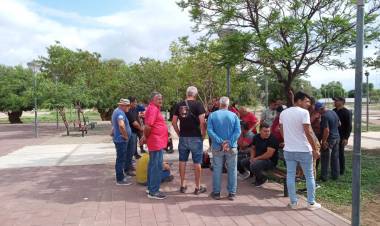 La Policía se manifiesta reclamando aumento salarial