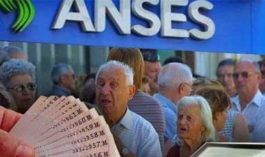 Jubilados tendrán bono en febrero de $55.000: a quienes les corresponde