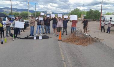 Productores de Los Llanos se manifiestan cortando rutas en reclamo por la falta de agua y por los aviones rompe tormentas
