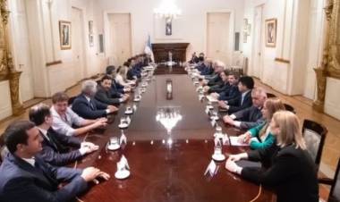 Teresita madera dijo presente en la reunión entre nación y provincias