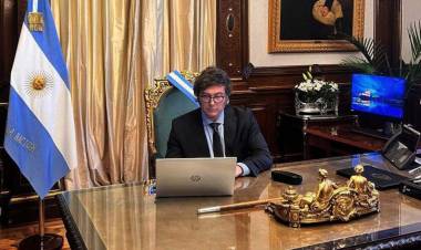 Milei anuló la suba salarial para funcionarios del gabinete y cuestionó a Cristina