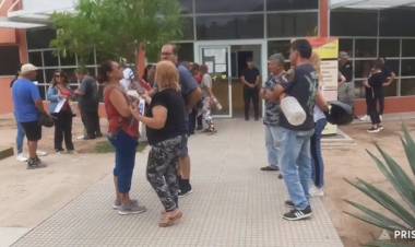Vecinos de Chepes reclamaron por la falta de agua