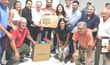 El Consejo Federal llego La Rioja y entrego computadoras a las ligas de futbol