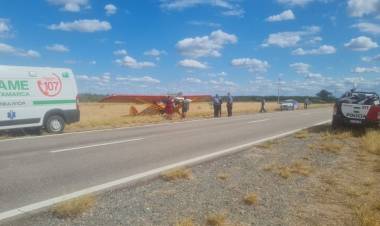 Avioneta riojana debió aterrizar de emergencia en Ruta Nacional 38