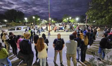 Chepes: marcha en defensa de la educación universitaria pública y gratuita