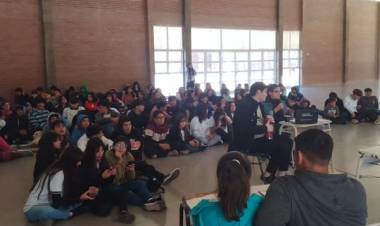 Democracia Joven: finalizó el ciclo de talleres en escuelas secundarias del departamento