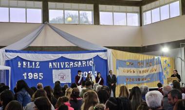 Desiderio Tello: Se celebraron los 39° Aniversario del colegio secundario