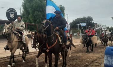 25 de Mayo: Se vivió el día de la patria a pura tradición y en familia