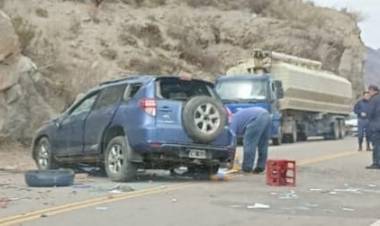Mujer octogenaria murió tras impactar su camioneta contra el cerro