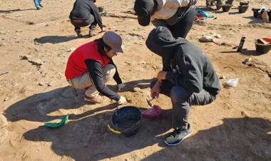 Escuela de Campo de Arqueología: inician trabajos de campo en Villa Chepes 