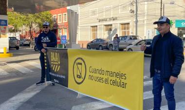 Realizan campaña de concientización vial en calles, semáforos y lugares de mucha circulación de la ciudad Capital