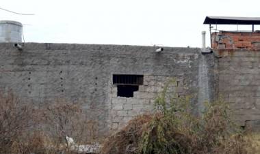 Chepes: hicieron un boquete y entraron a robar en un restaurante